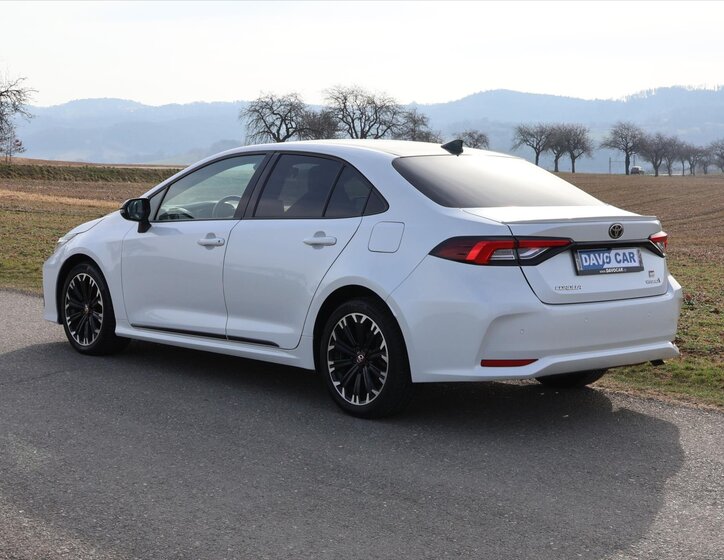 Toyota Corolla Sedan / Limuzína 1,8 l 72 kw
