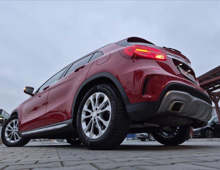 Mercedes-Benz GLA SUV 1,6 l 115 kw
