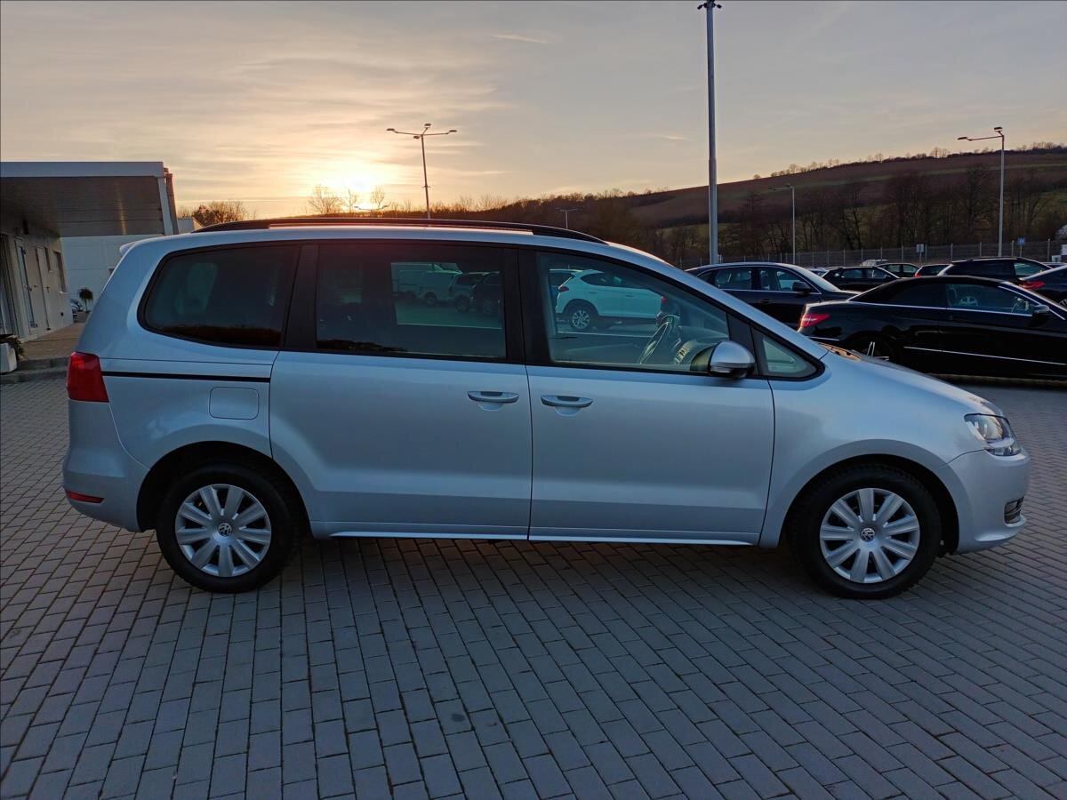 Volkswagen Sharan MPV 2,0 l 103 kw