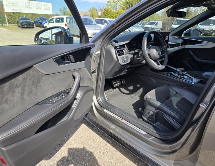 Audi A4 Kombi 2,0 l 140 kw