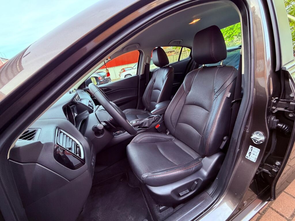 Mazda 3 Sedan / Limuzína 2,0 l 88 kw