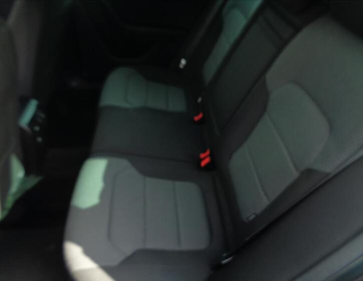 Volkswagen Passat 10