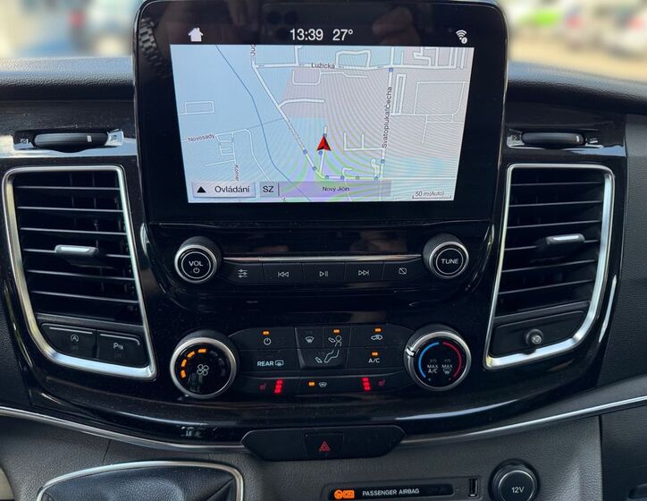 Ford Tourneo Custom 9