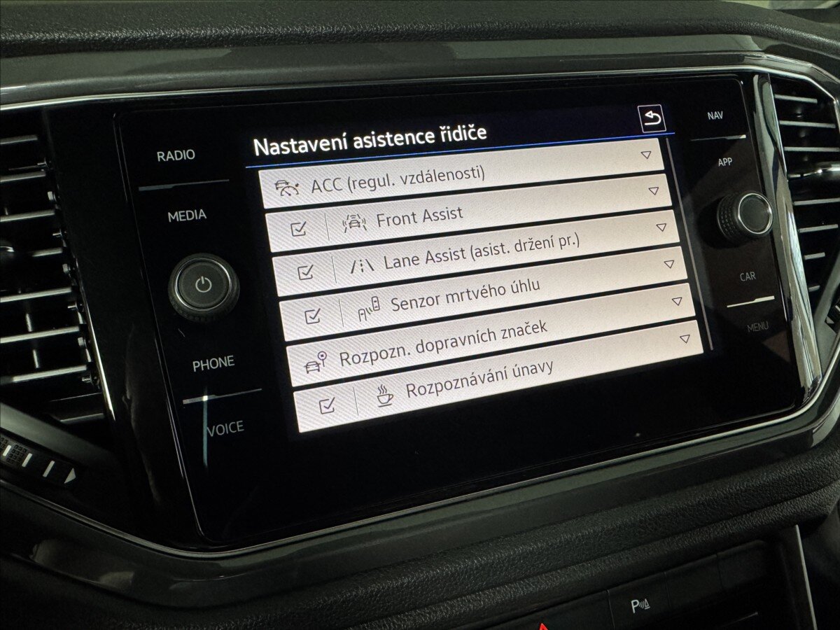 Volkswagen T-Roc SUV / Terénní 1,5 l 110 kw