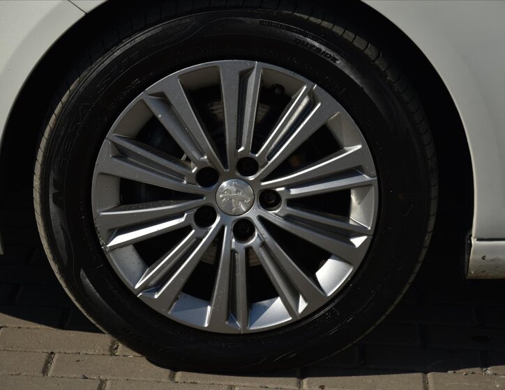 Peugeot 308 Kombi 1,5 l 96 kw