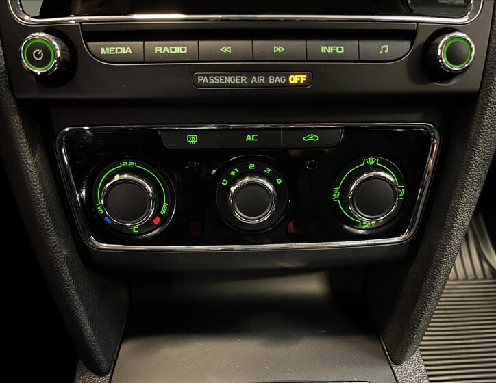 Škoda Superb Liftback 2,0 l 103 kw