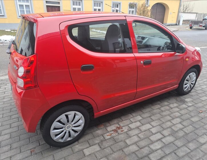 Suzuki Alto Hatchback 996,0 50 kw