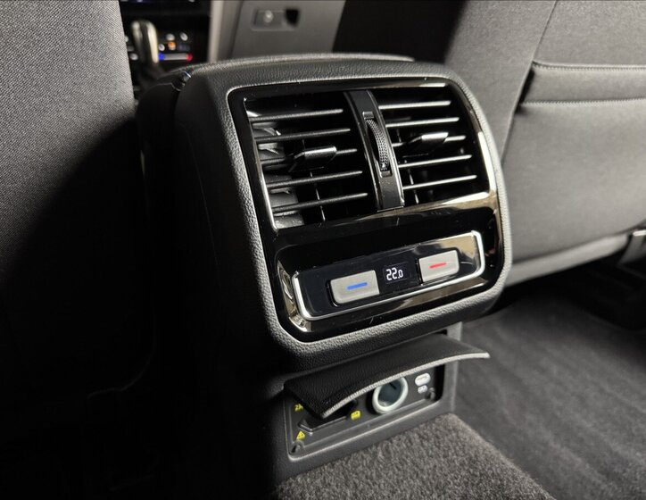 Volkswagen Passat Kombi 1,4 l 160 kw