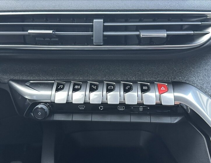 Peugeot 3008 SUV / Terénní 1,2 l 96 kw