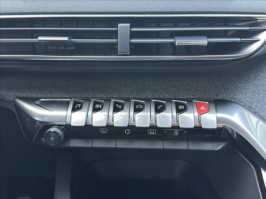 Peugeot 3008 SUV / Terénní 1,2 l 96 kw