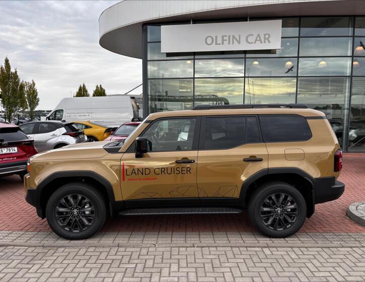 Toyota Land Cruiser 2