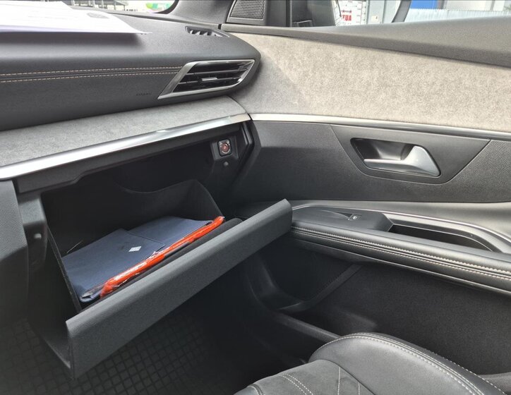 Peugeot 5008 MPV 1,6 l 133 kw