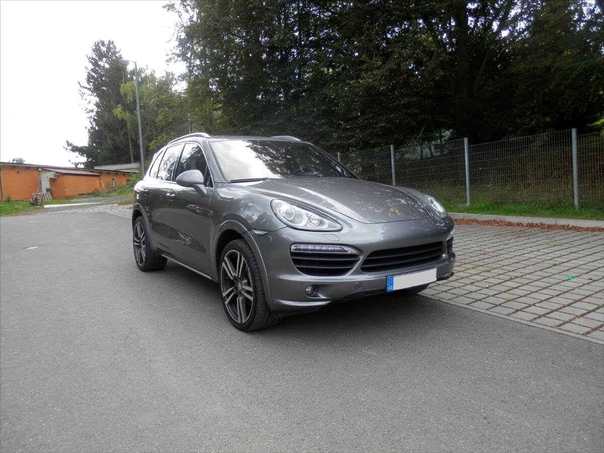 Porsche Cayenne SUV 4,1 l 281 kw