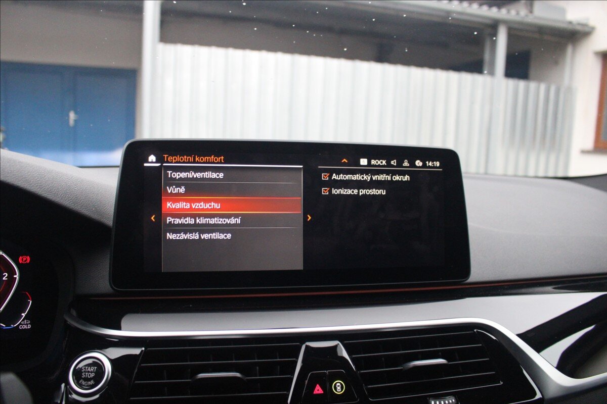 BMW Řada 5 Kombi 3,0 l 210 kw