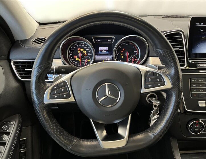 Mercedes-Benz GLE 10