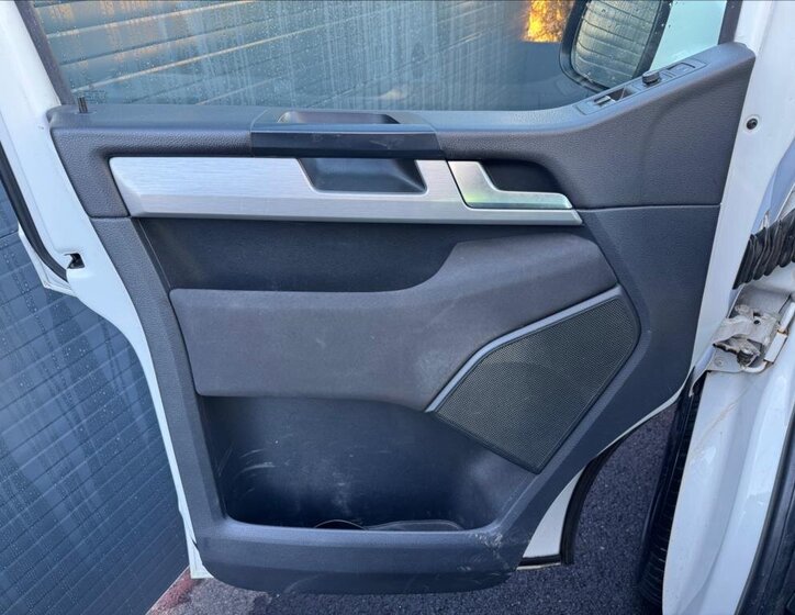 Volkswagen Multivan 19