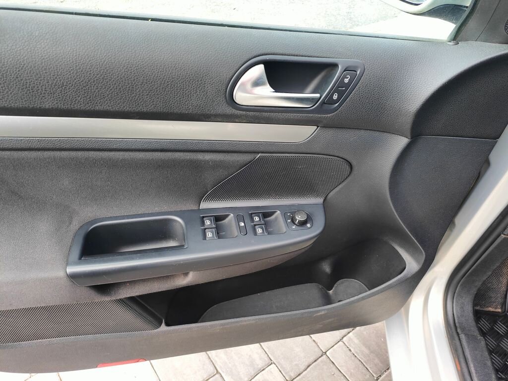 Volkswagen Golf Kombi 1,6 l 75 kw