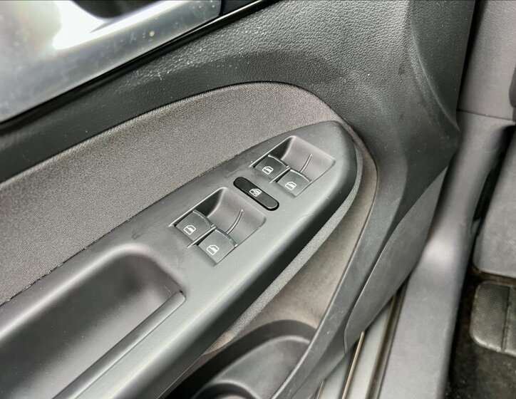 Volkswagen Touran MPV 1,6 l 77 kw