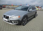 Volvo XC70 Kombi 2,4 l 151 kw