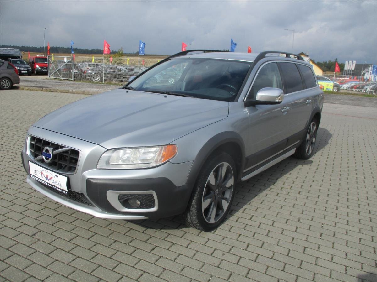 Volvo XC70 Kombi 2,4 l 151 kw