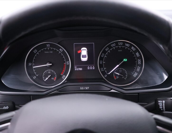 Škoda Superb Liftback 2,0 l 140 kw