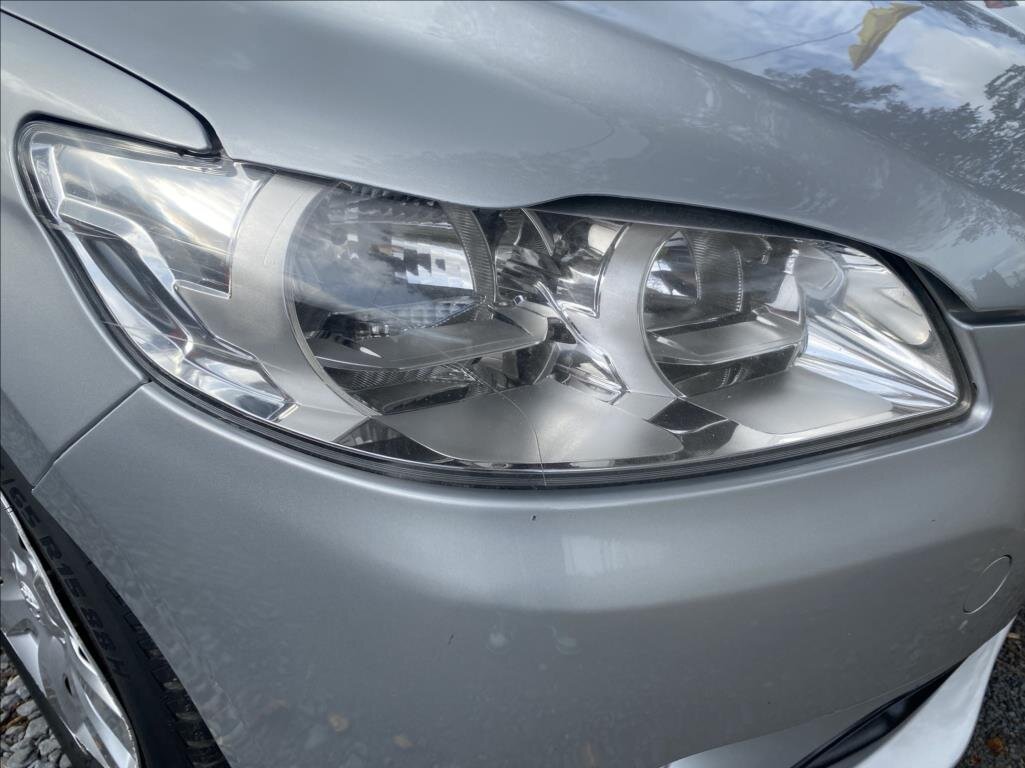 Peugeot 301 Sedan 1,2 l 53 kw