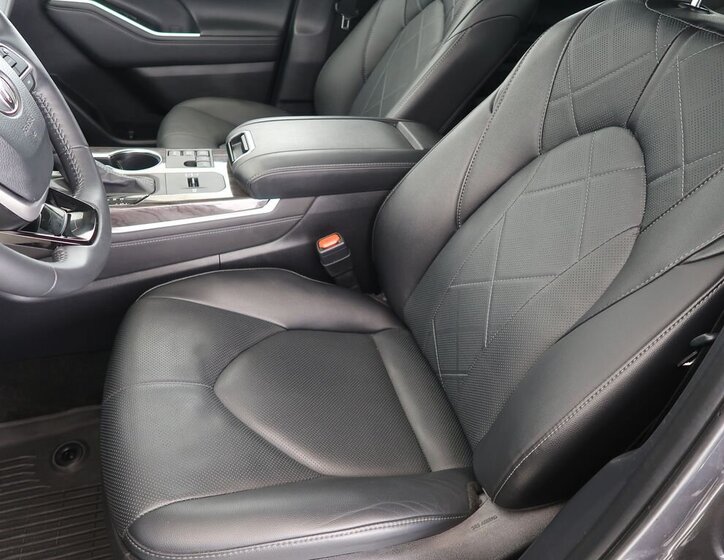 Toyota Highlander Kombi 2,5 l 140 kw