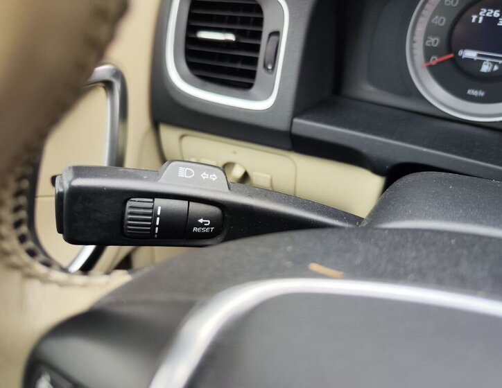 Volvo V60 Kombi 2,0 l 120 kw