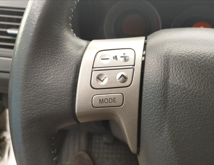 Toyota Auris Hatchback 1,3 l 74 kw