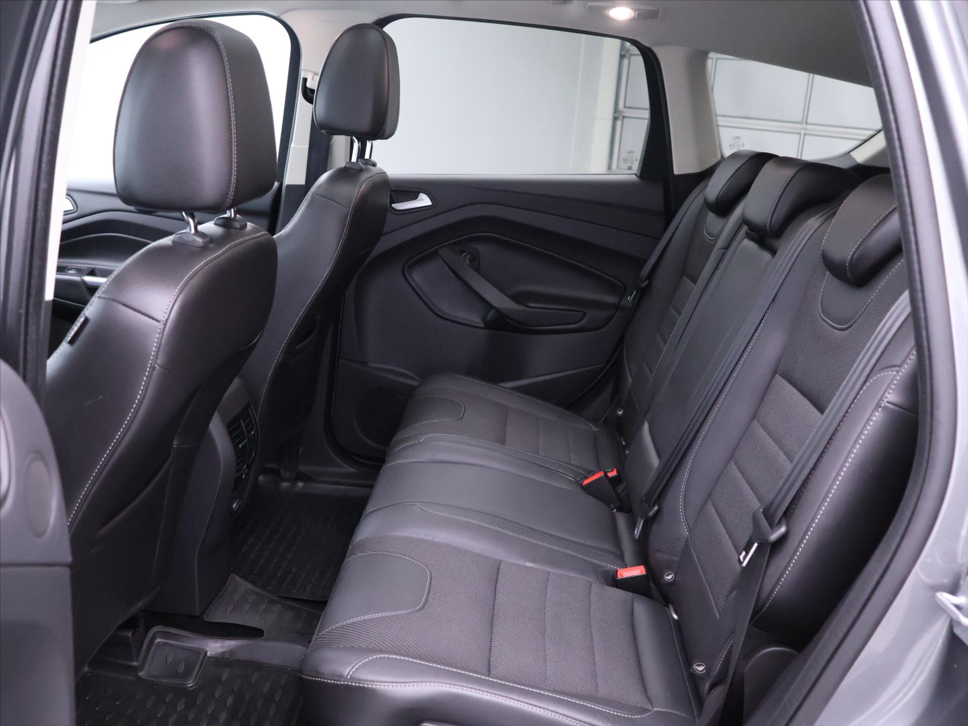 Ford Kuga SUV / Terénní 2,0 l 103 kw