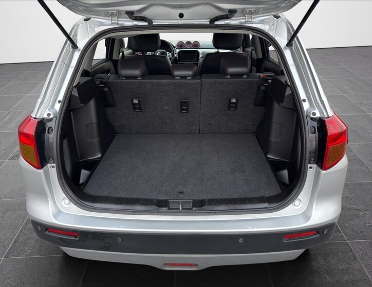 Suzuki Vitara SUV 1,4 l 103 kw