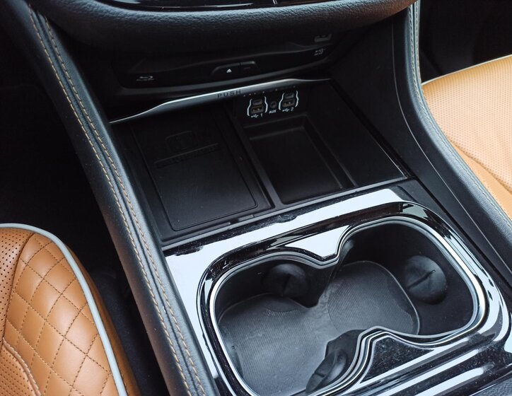 Chrysler Pacifica 24