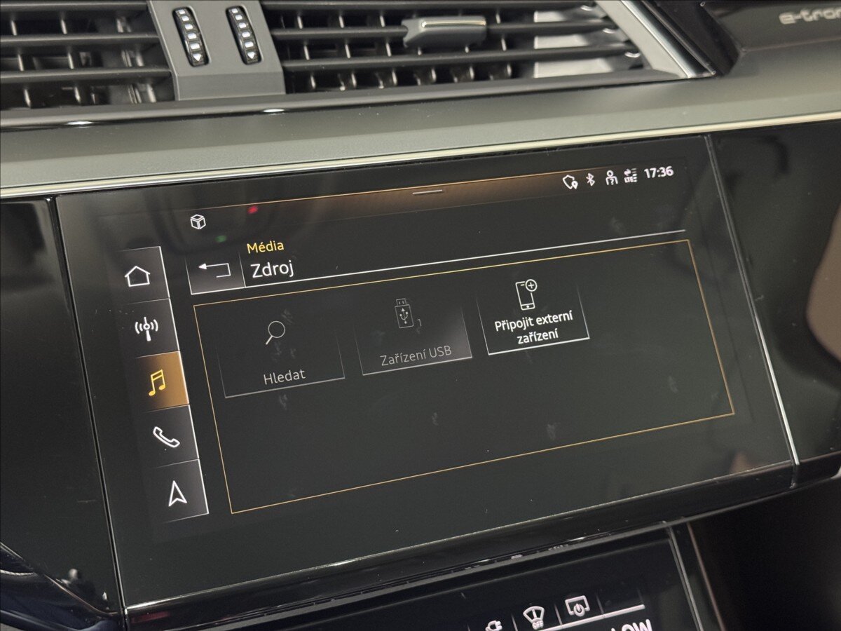 Audi e-tron SUV / Terénní 0,0 300 kw