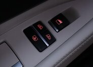 BMW Řada 7 Sedan 3,0 l 190 kw