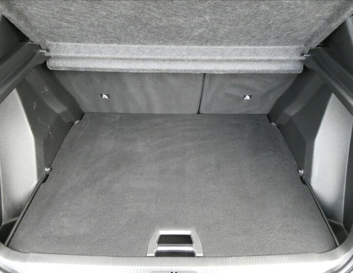 Peugeot 2008 SUV 1,2 l 96 kw