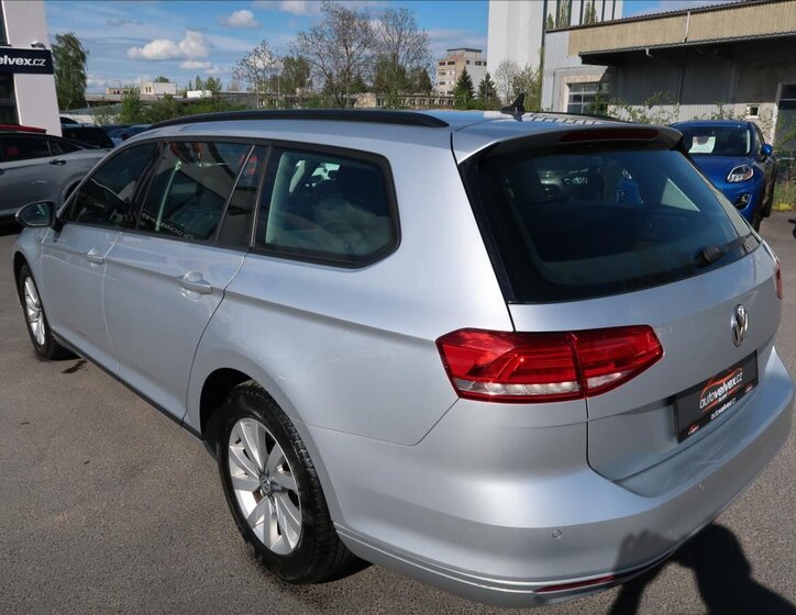 Volkswagen Passat Kombi 2,0 l 110 kw