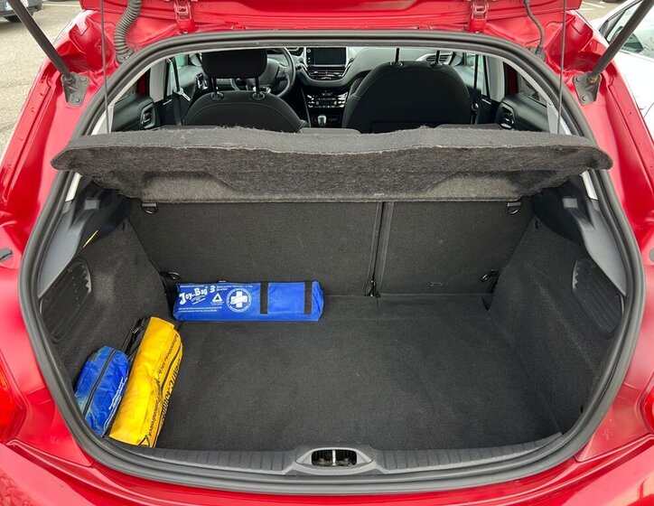 Peugeot 208 6