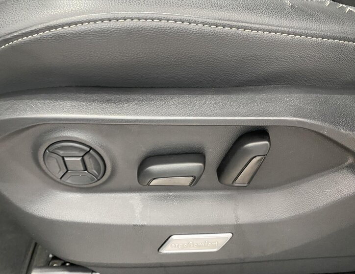 Volkswagen Touareg SUV / Terénní 3,0 l 170 kw