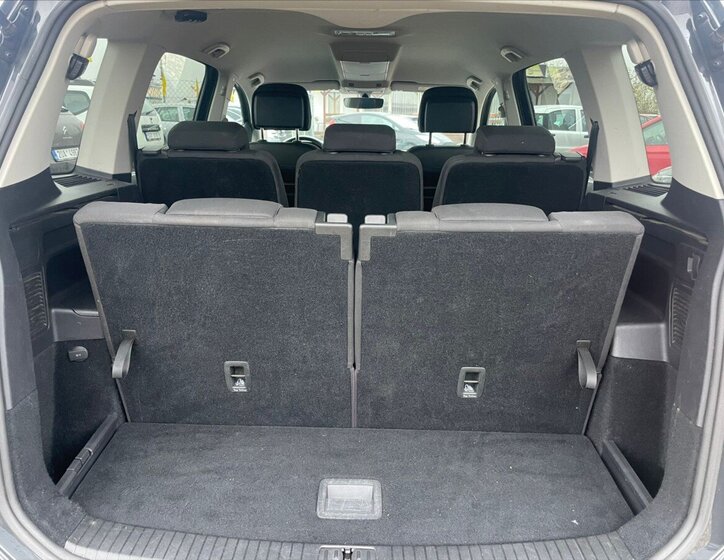 Volkswagen Touran MPV 1,5 l 110 kw