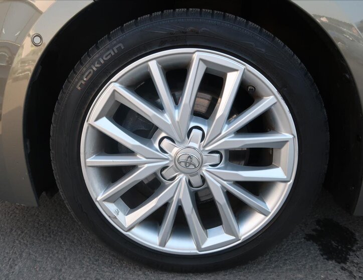 Toyota Corolla Kombi 2,0 l 132 kw