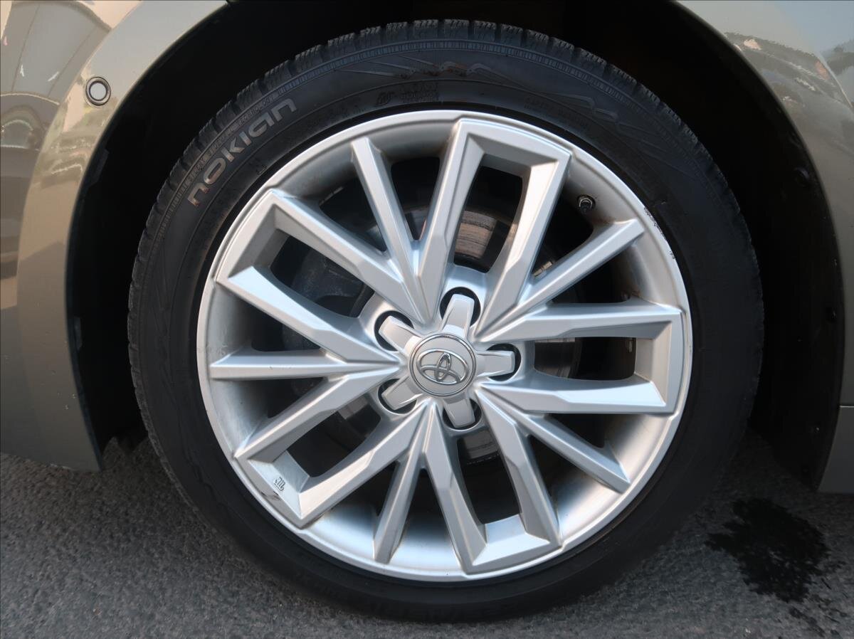 Toyota Corolla Kombi 2,0 l 132 kw