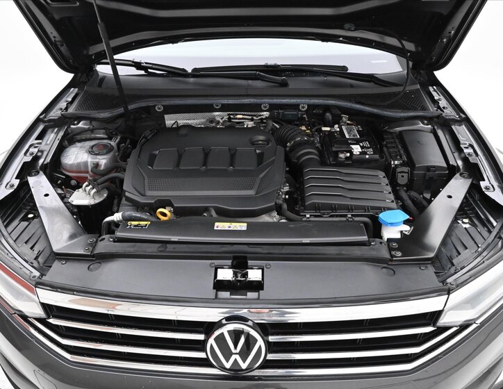 Volkswagen Passat 9