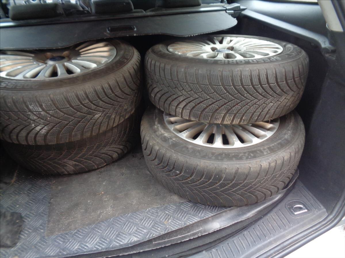 Ford Mondeo Kombi 2,0 l 107 kw