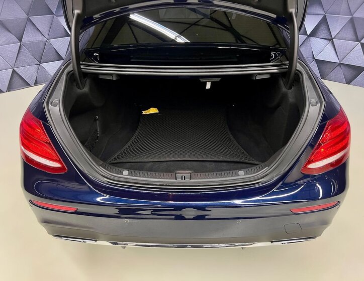 Mercedes-Benz Třídy E 27