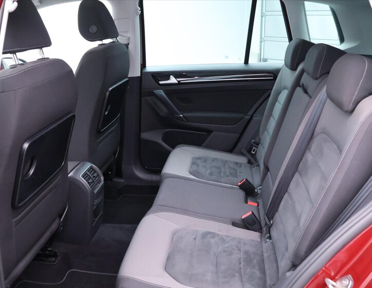 Volkswagen Golf Sportsvan 13