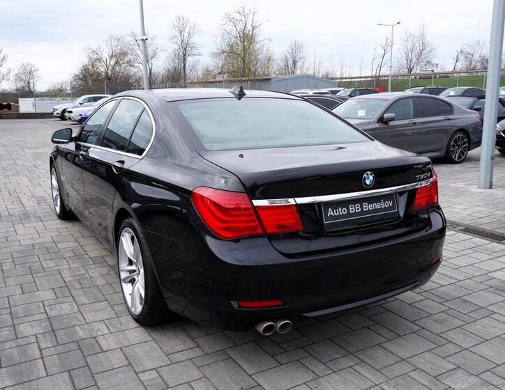 BMW Řada 7 Sedan / Limuzína 3,0 l 180 kw