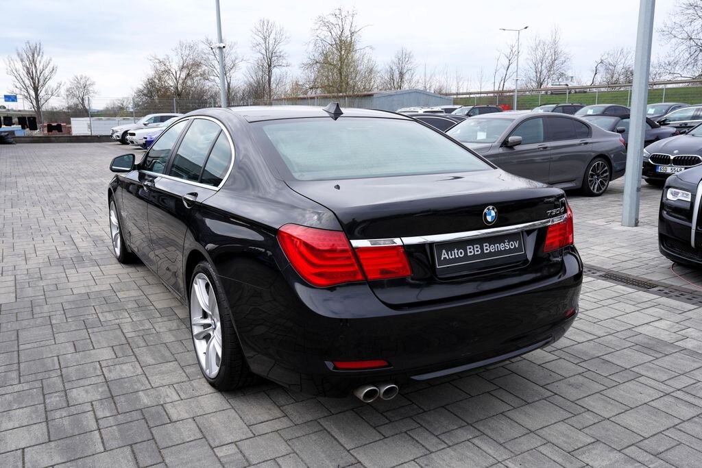 BMW Řada 7 Sedan / Limuzína 3,0 l 180 kw
