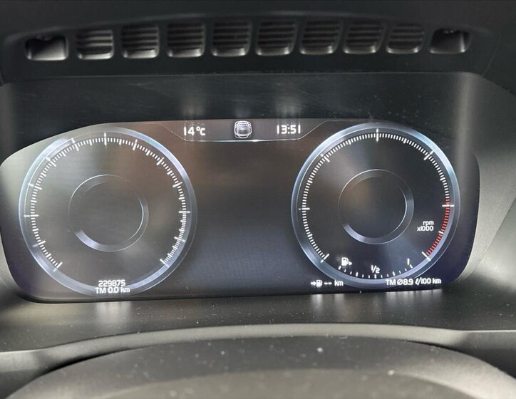 Volvo XC90 SUV / Terénní 2,0 l 173 kw