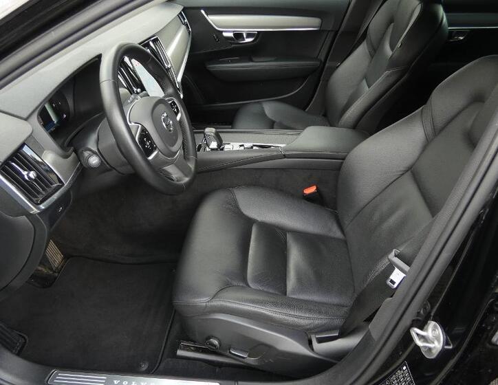 Volvo V90 18