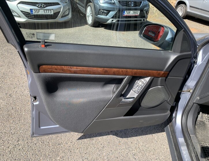 Opel Vectra Sedan 2,2 l 92 kw